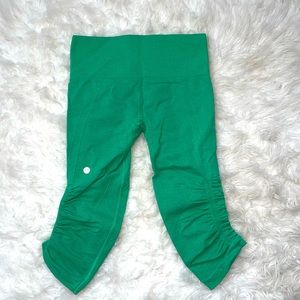 Lululemon capri size 4
